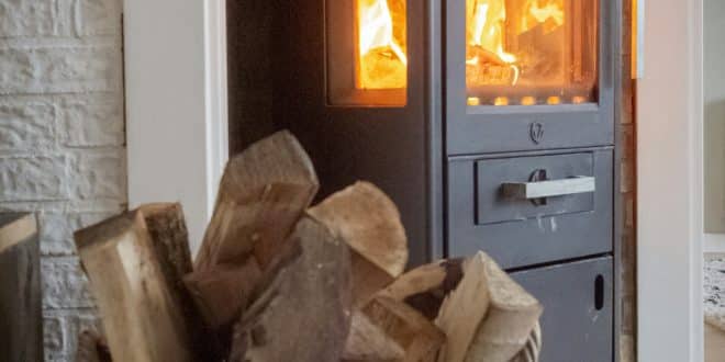 Réchauffez votre intérieur avec un poêle à bois : le charme authentique et éco-responsable