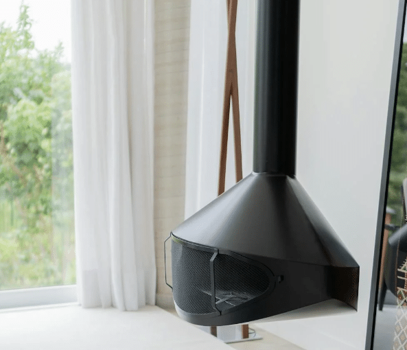 Cheminée suspendue : un must-have pour un intérieur moderne et chaleureux