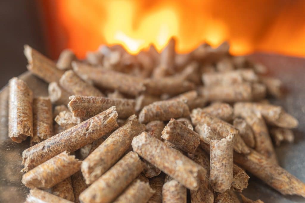 Pourquoi les granulés de bois sont la meilleure option pour un chauffage économique et durable pour cet hiver