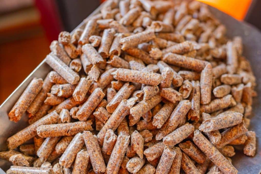 Pellets de bois : ce qu'il faut savoir avant de commander en ligne