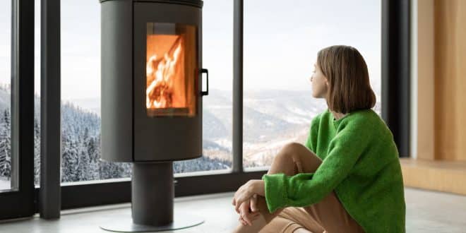 Pourquoi choisir un poêle à bois pour chauffer sa maison