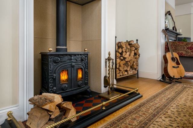 Combien coûte un hiver chauffé au bois dans une maison de 100 m² Combien coûte un hiver chauffé au bois dans une maison de 100 m²