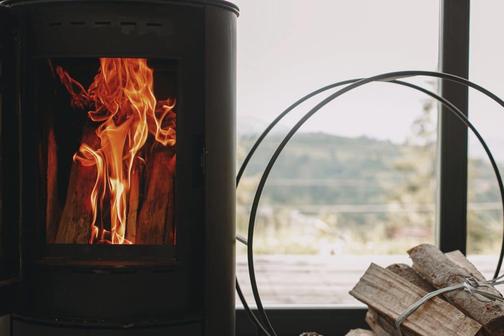 Comment bien choisir un poêle à bois adapté à son intérieur